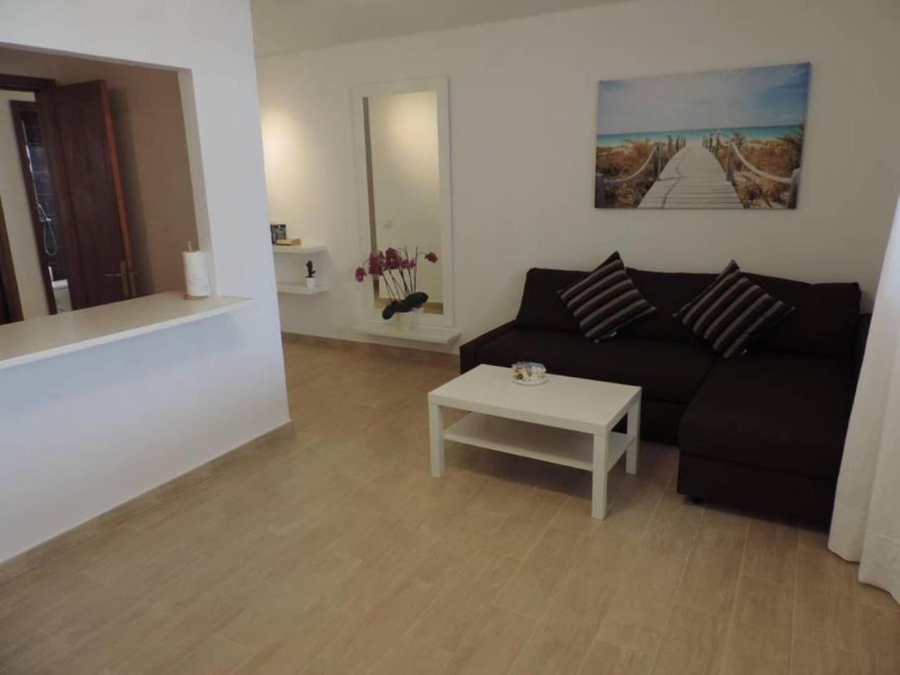 Apartment Blue Turtle Apartment, Next To The Beach Puerto del Carmen (Lanzarote)